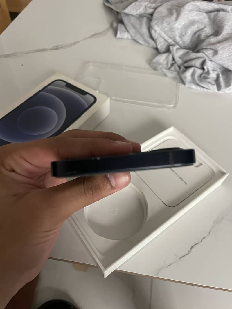 Apple iPhone 12 7