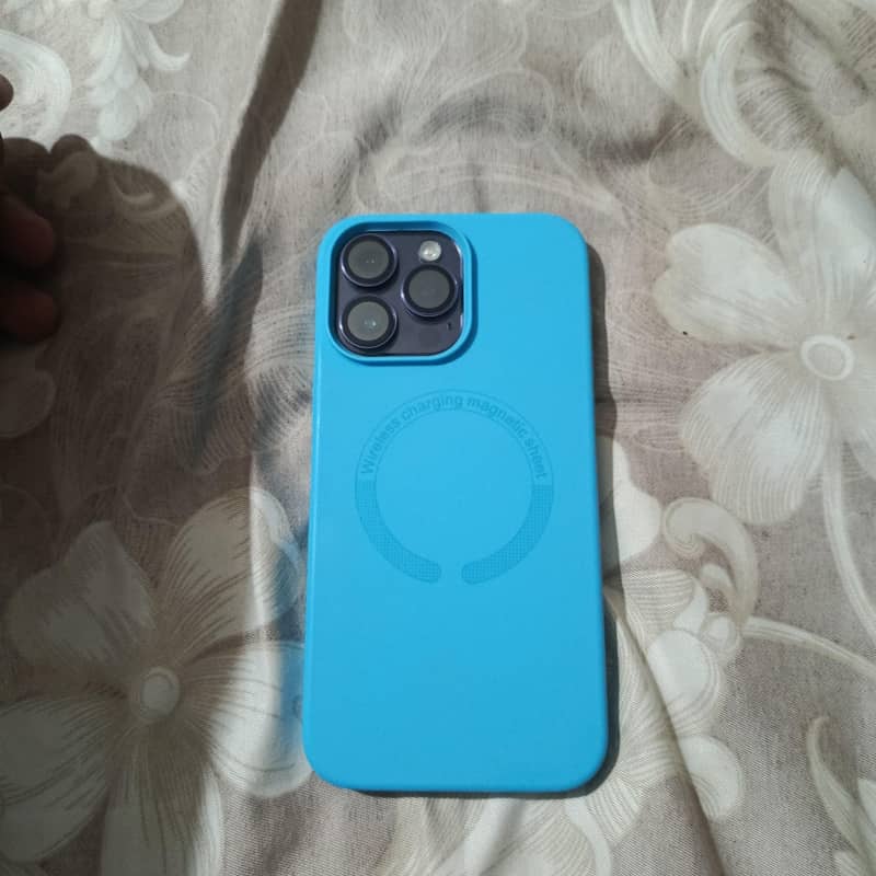 Apple iPhone 14 Pro Max 1