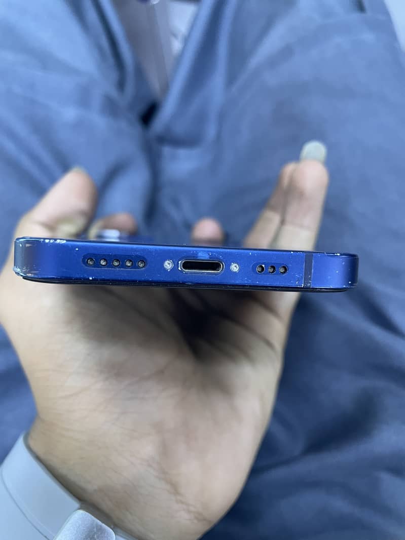 iPhone 12 3