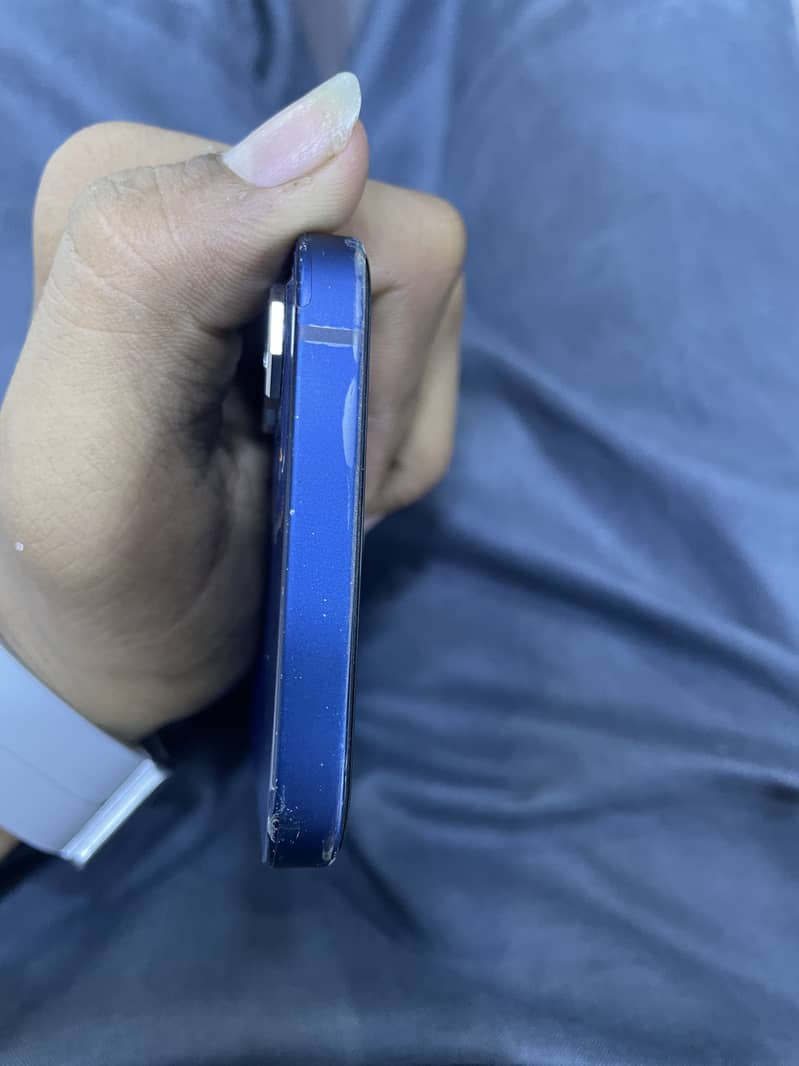 iPhone 12 6