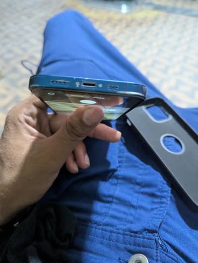 Apple iPhone 12