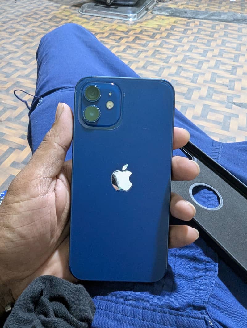 Apple iPhone 12 2