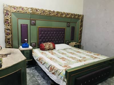 Deco paint bed for urgent sale !!!