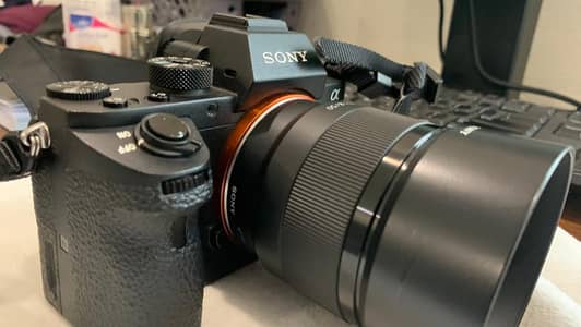 10/10 Condition Sony A7s2 with Sony FE 50mm F1.8 Lens