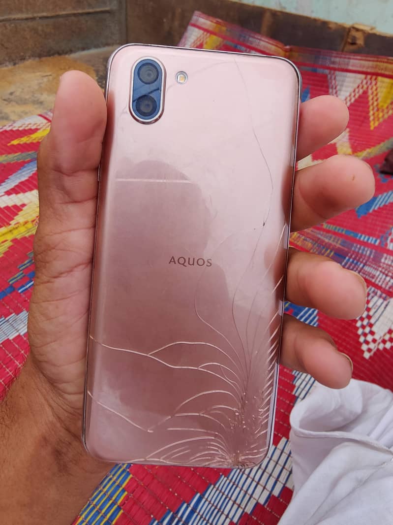 Sharp Aquos R2 2
