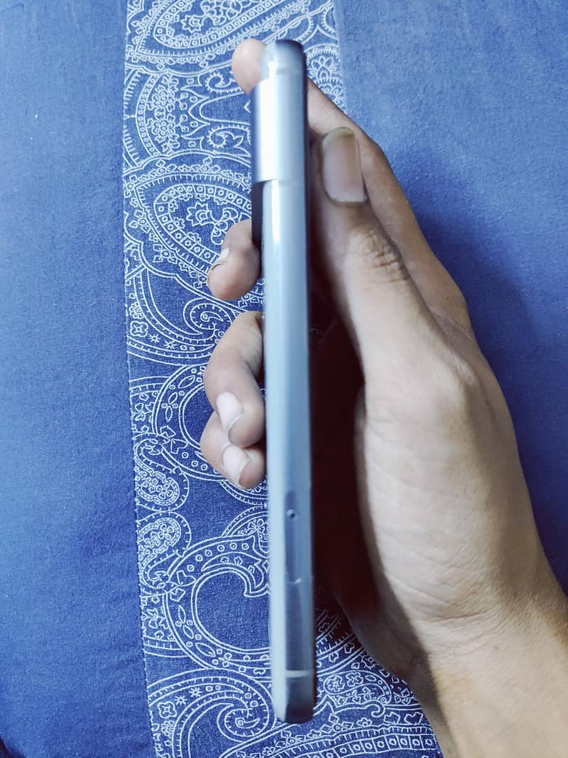 Google pixel 8 1