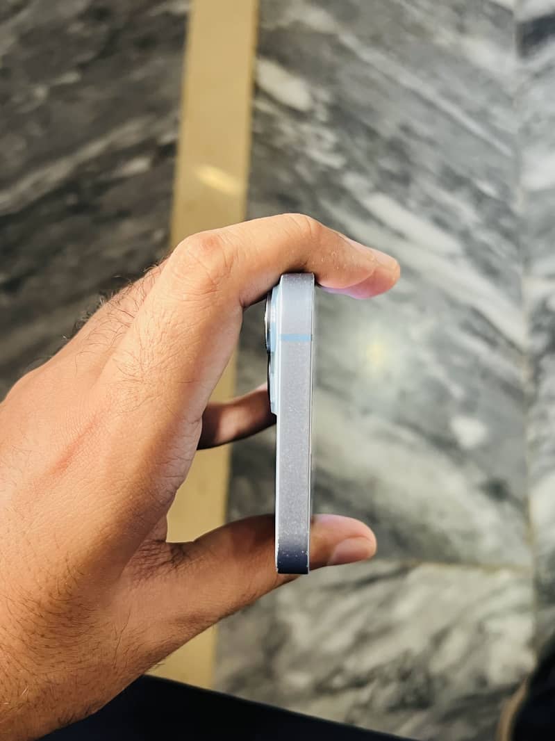 Apple iPhone 14 5