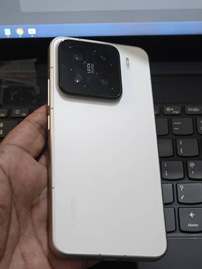 XIAOMI 15 — 16GB + 6GB | 1TB STORAGE 4 Months SIM Time Available