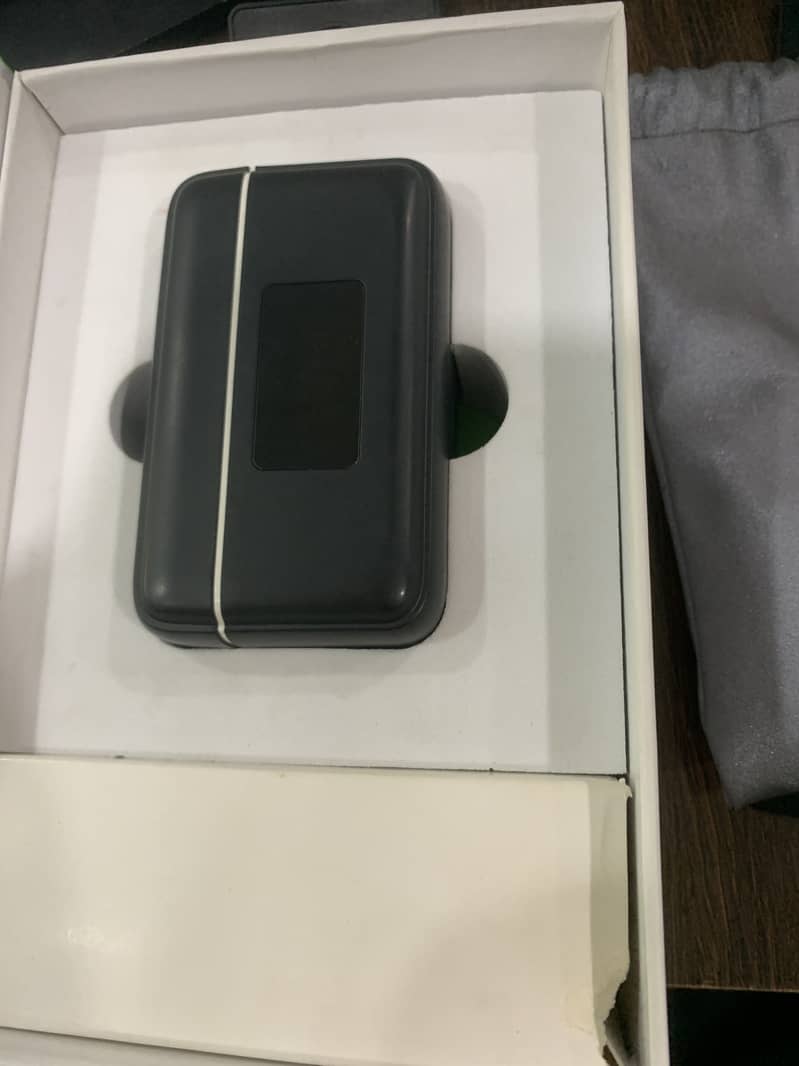 BLUK’S Wireless  Mic 12