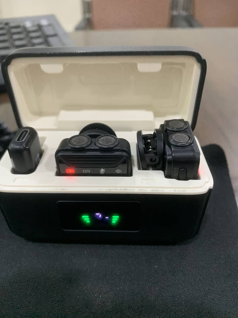 BLUK’S Wireless  Mic 14