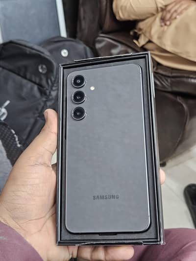 Samsung S24 FE 8/256GB official PTA