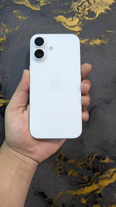 Apple iPhone 16