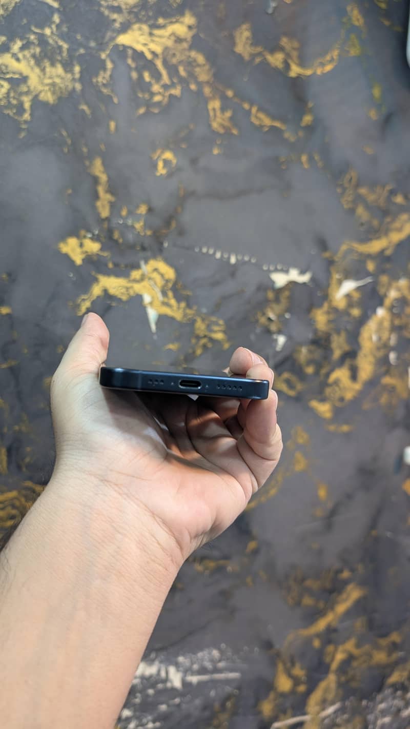 Apple iPhone 15 Pro 2
