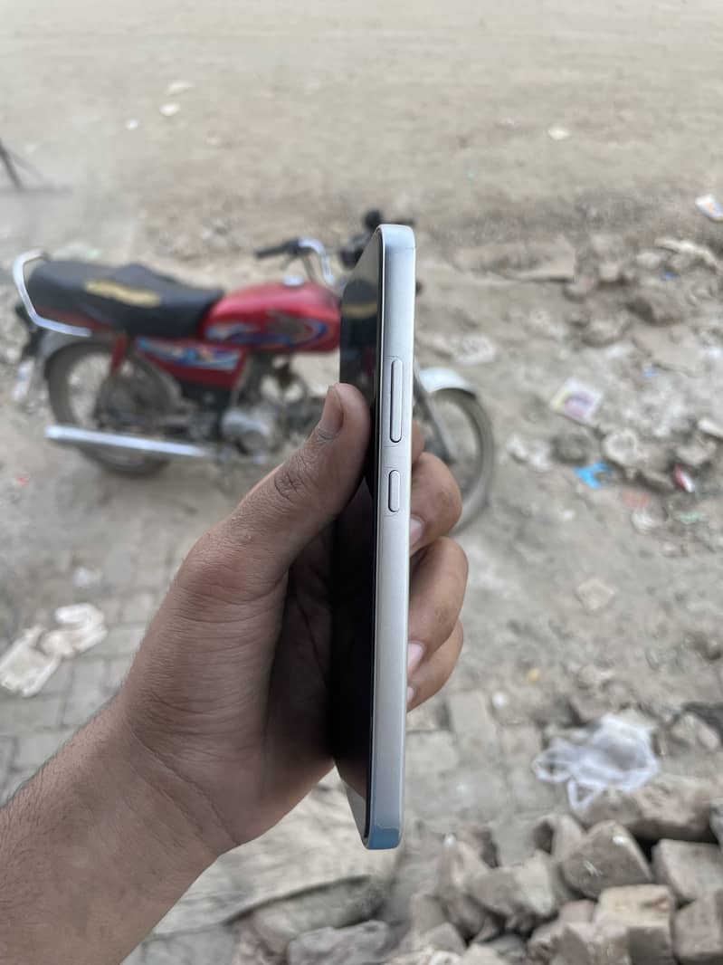 OPPO A6s 2