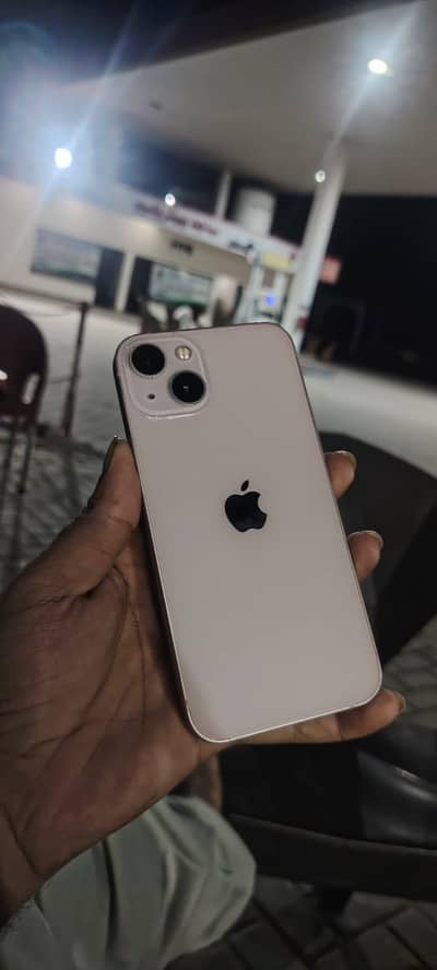 Apple iPhone 13