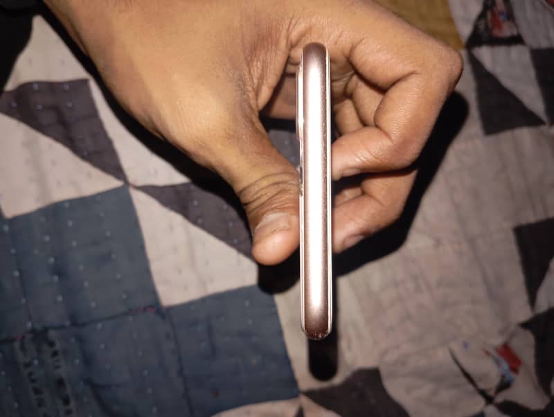 Apple iPhone 8 Plus 3