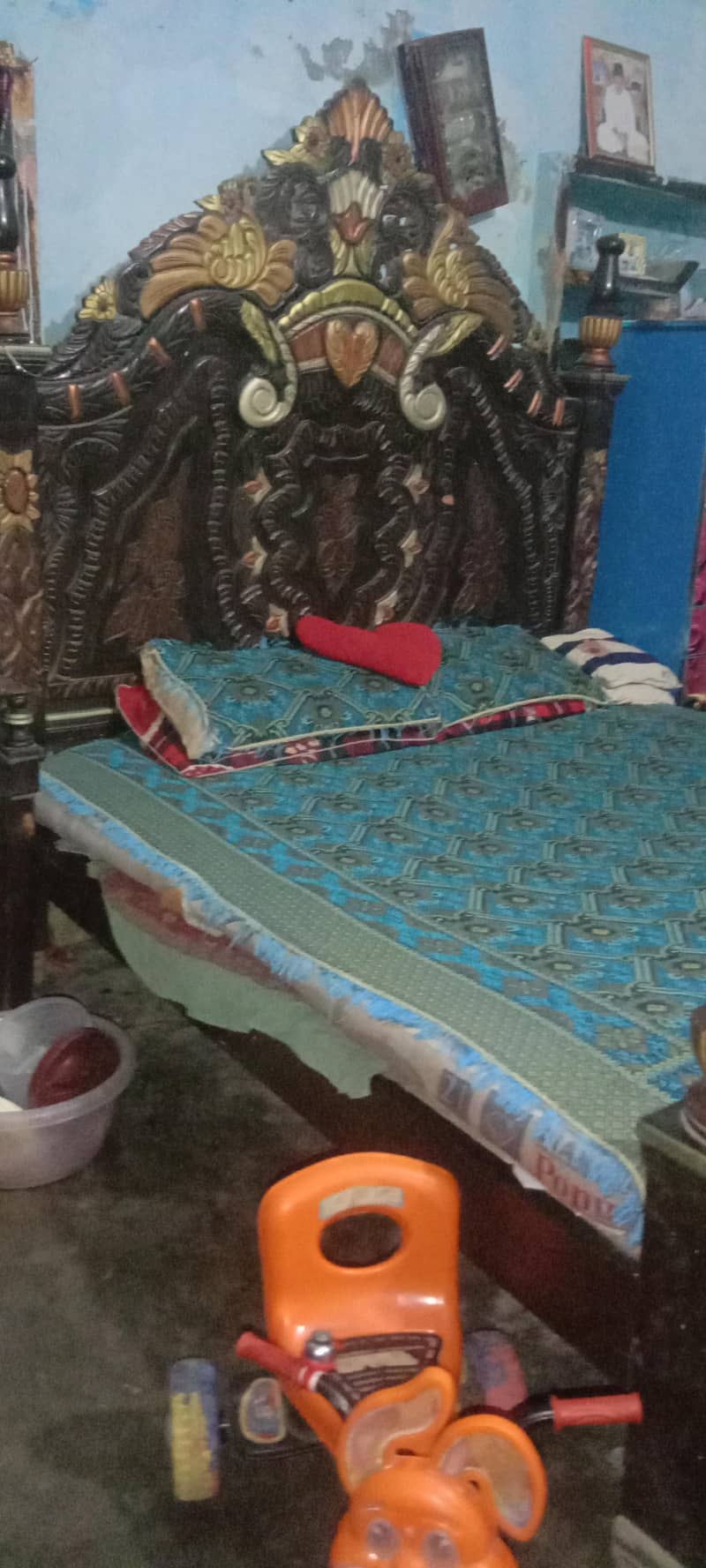 bed and dressing table 2