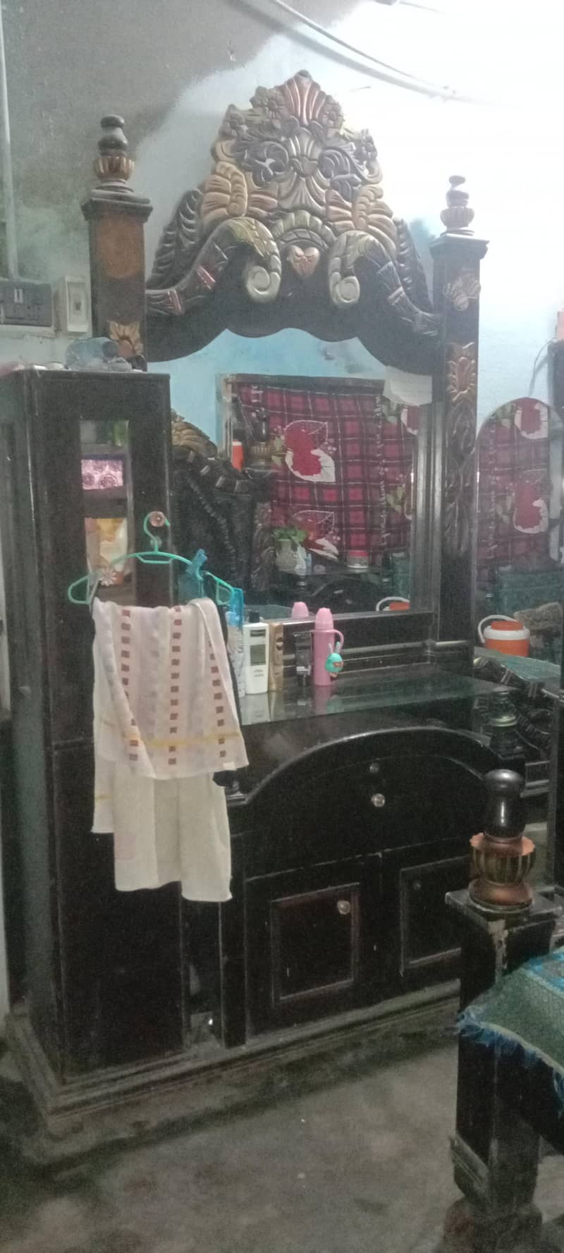bed and dressing table 3
