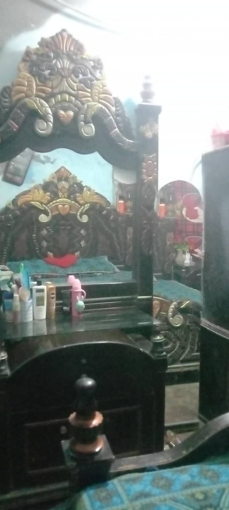 bed and dressing table 4