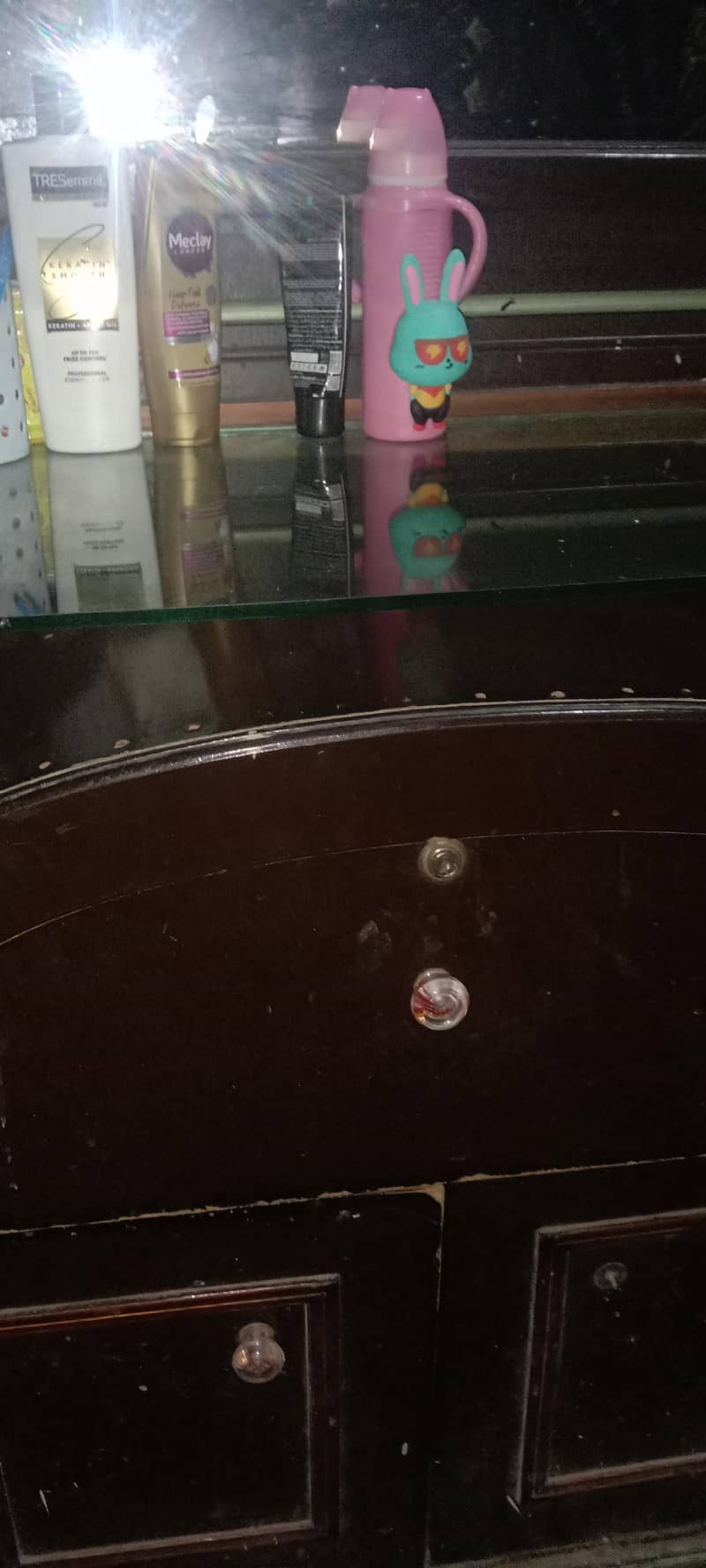 bed and dressing table 7