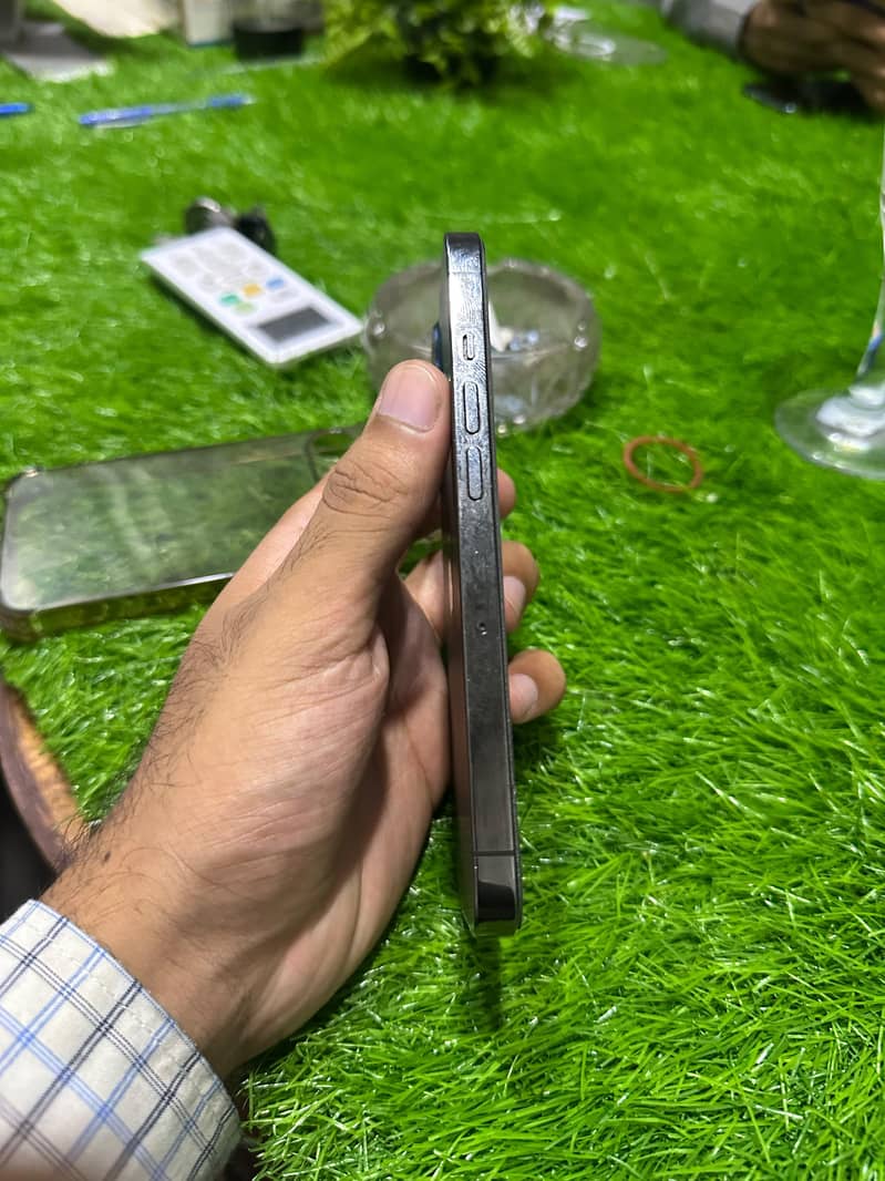 Apple iPhone 13 Pro 3