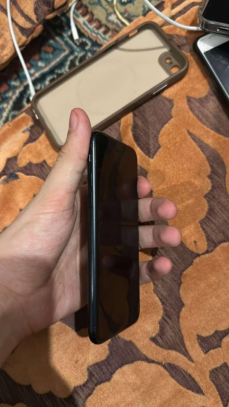 Apple iPhone SE 3 0