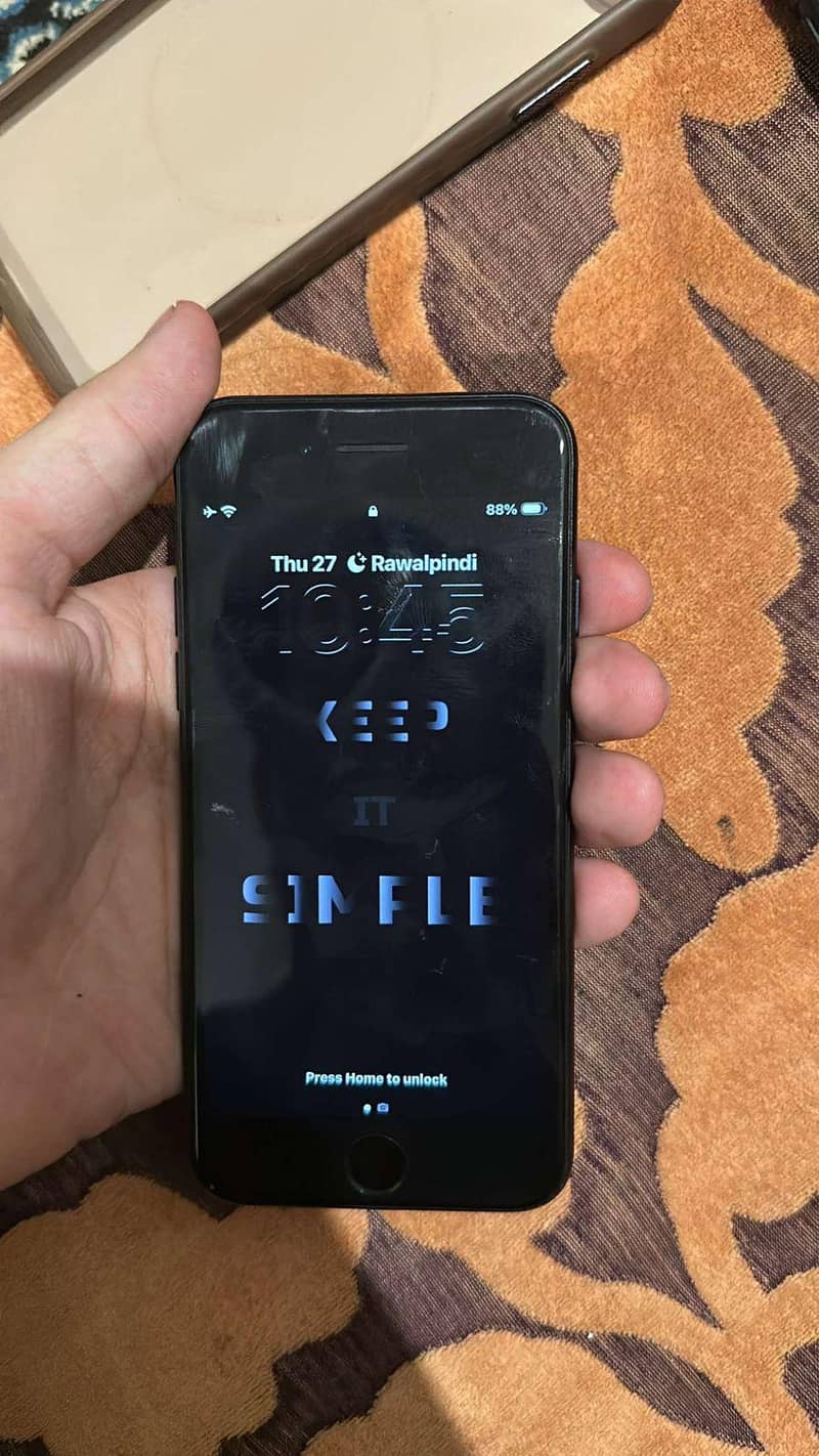 Apple iPhone SE 3 2