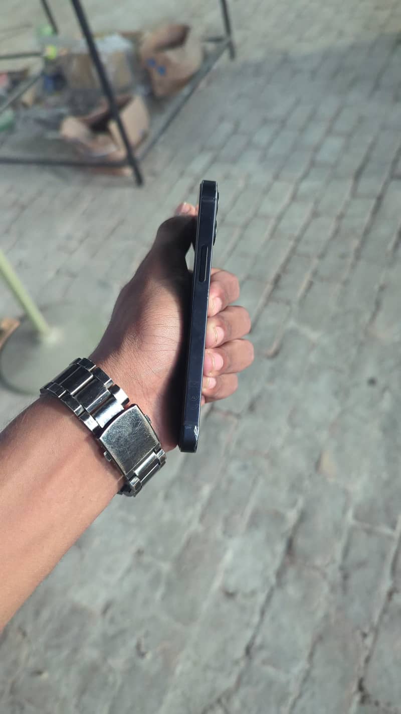 Apple iPhone 12 mini 3