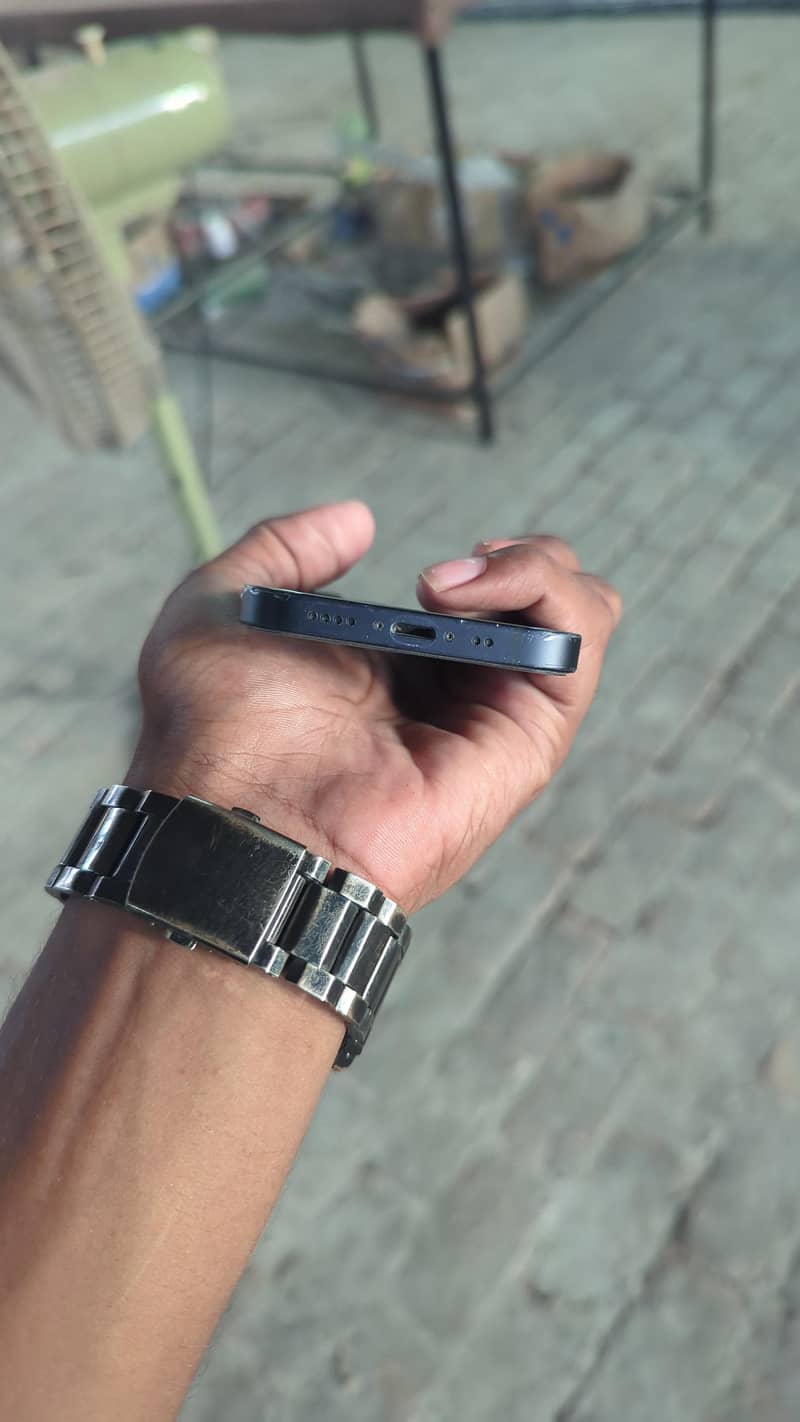 Apple iPhone 12 mini 4