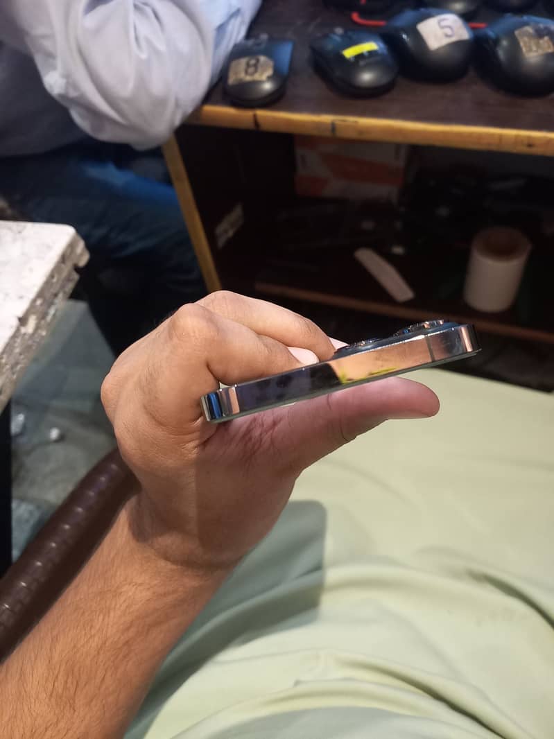 Apple iPhone 13 Pro Max 3