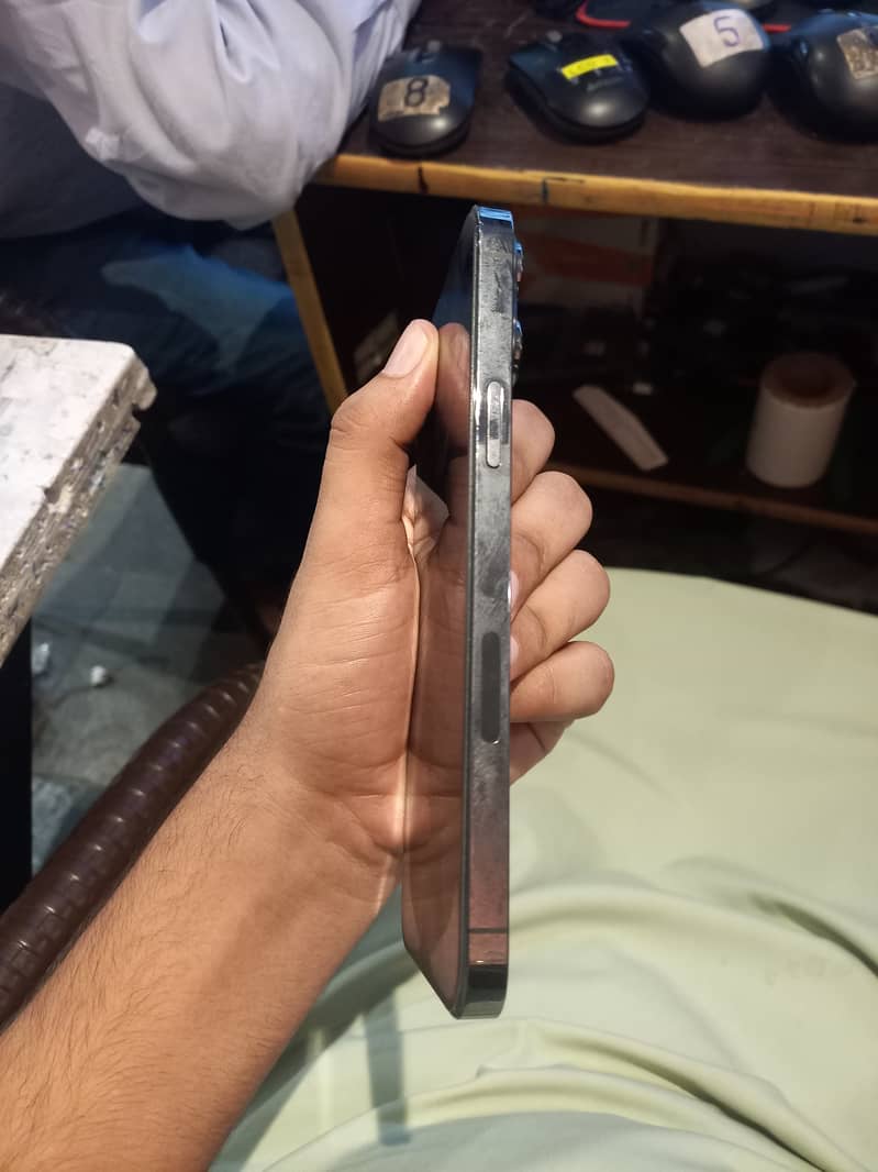 Apple iPhone 13 Pro Max 5