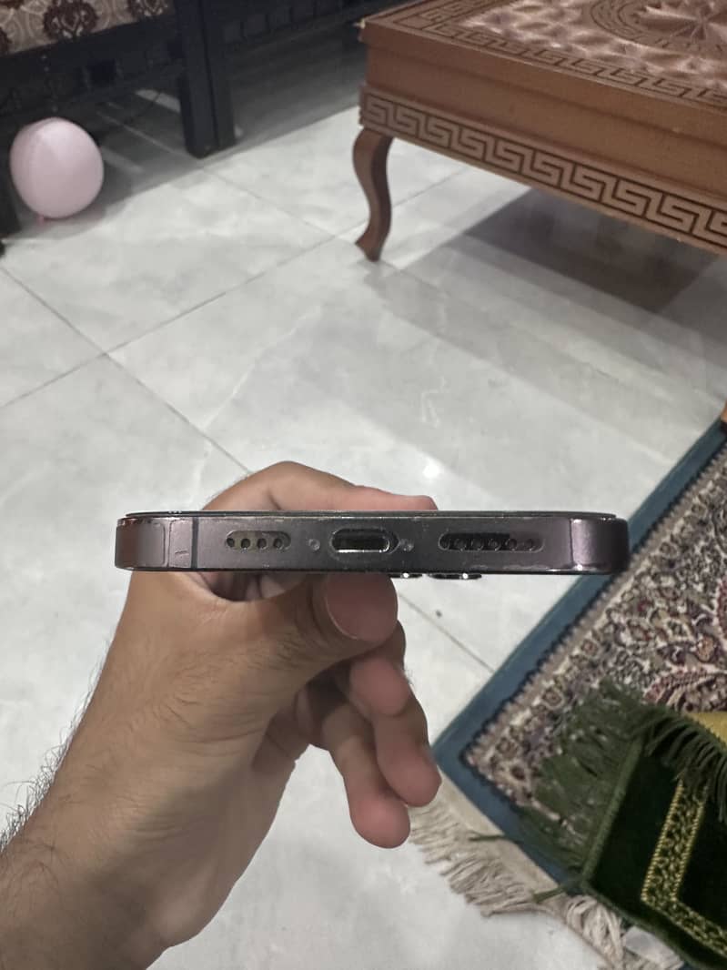 Apple iPhone 14 Pro Max 0
