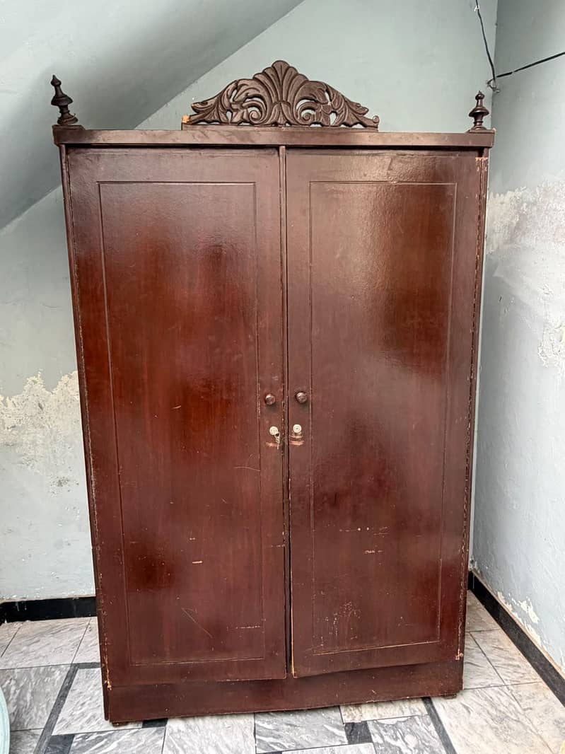 wardrobe 0