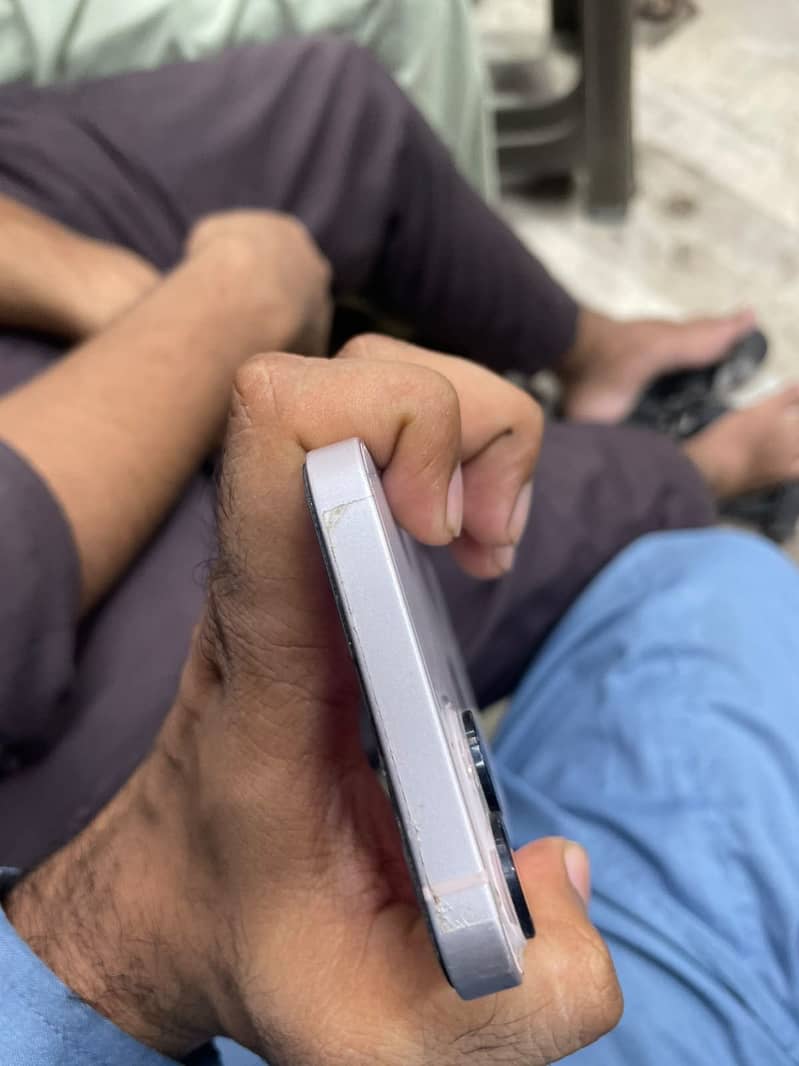 Apple iPhone 13 1