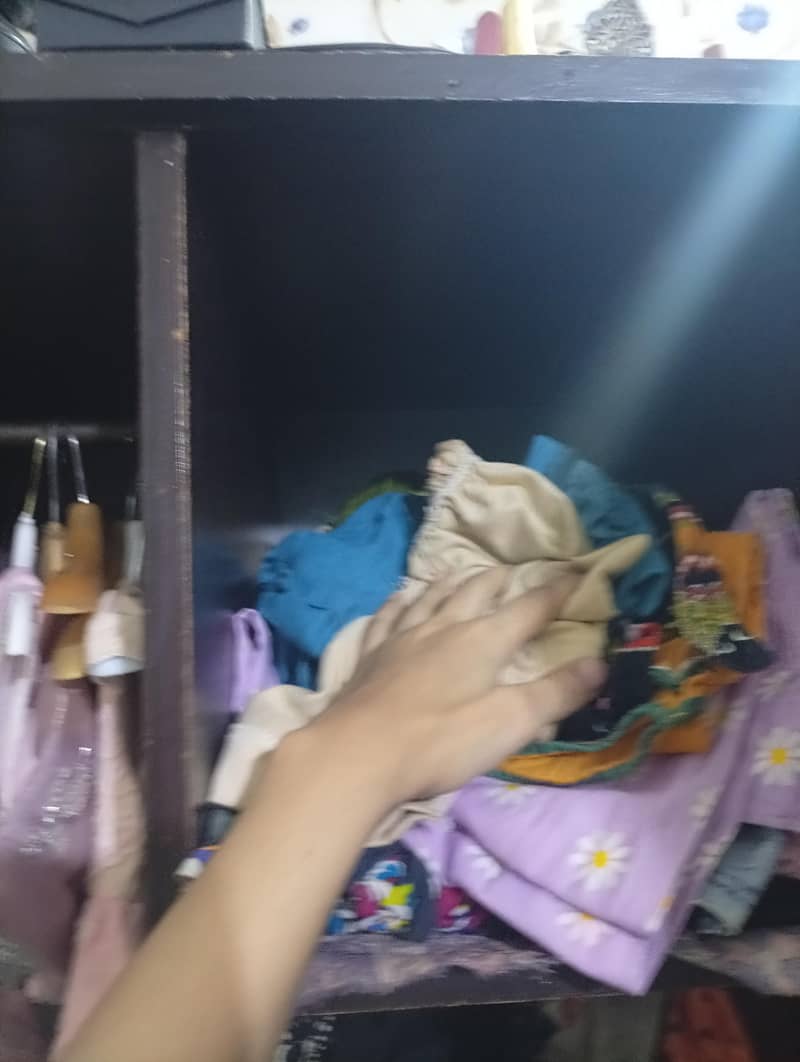 single almari 4
