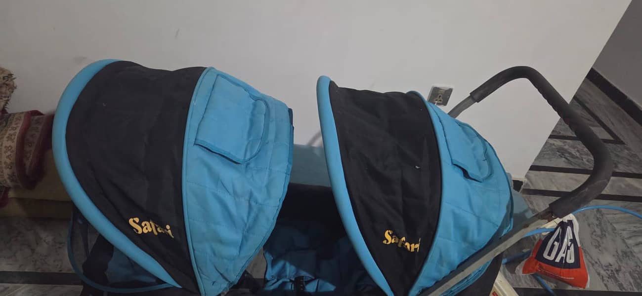 Double babaies stroller 1