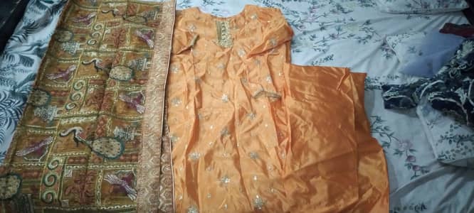 Mahandi beautiful dress for urgent sale