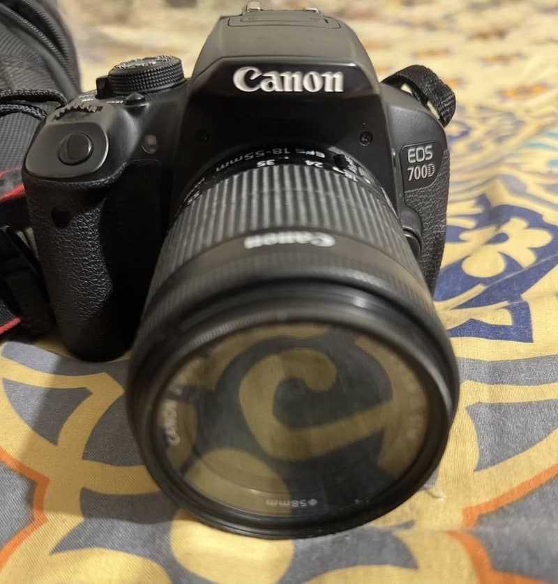 Canon EOS 700D 4