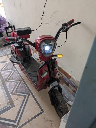 scooty billkol tik thi chalti chalti slow ho giy hai