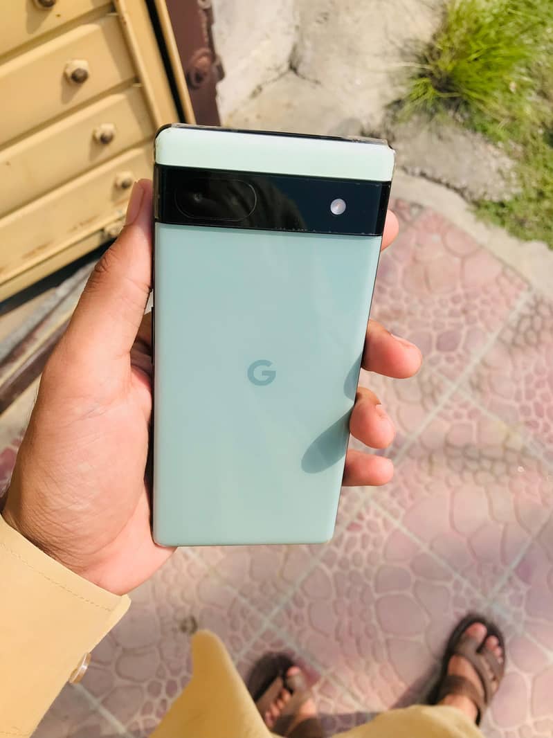 Google Pixel 6a 1