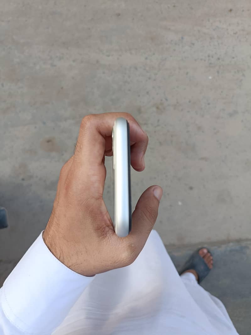Apple iPhone 11 2