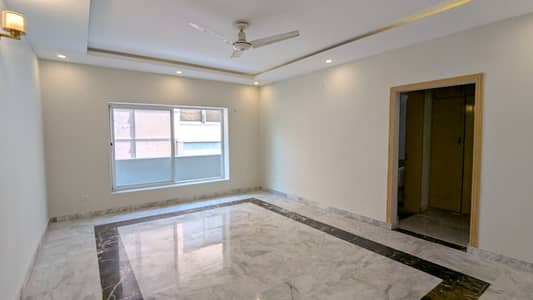 FOR RENT Fully Renovated 8-Beds Double Unit House F_6/4