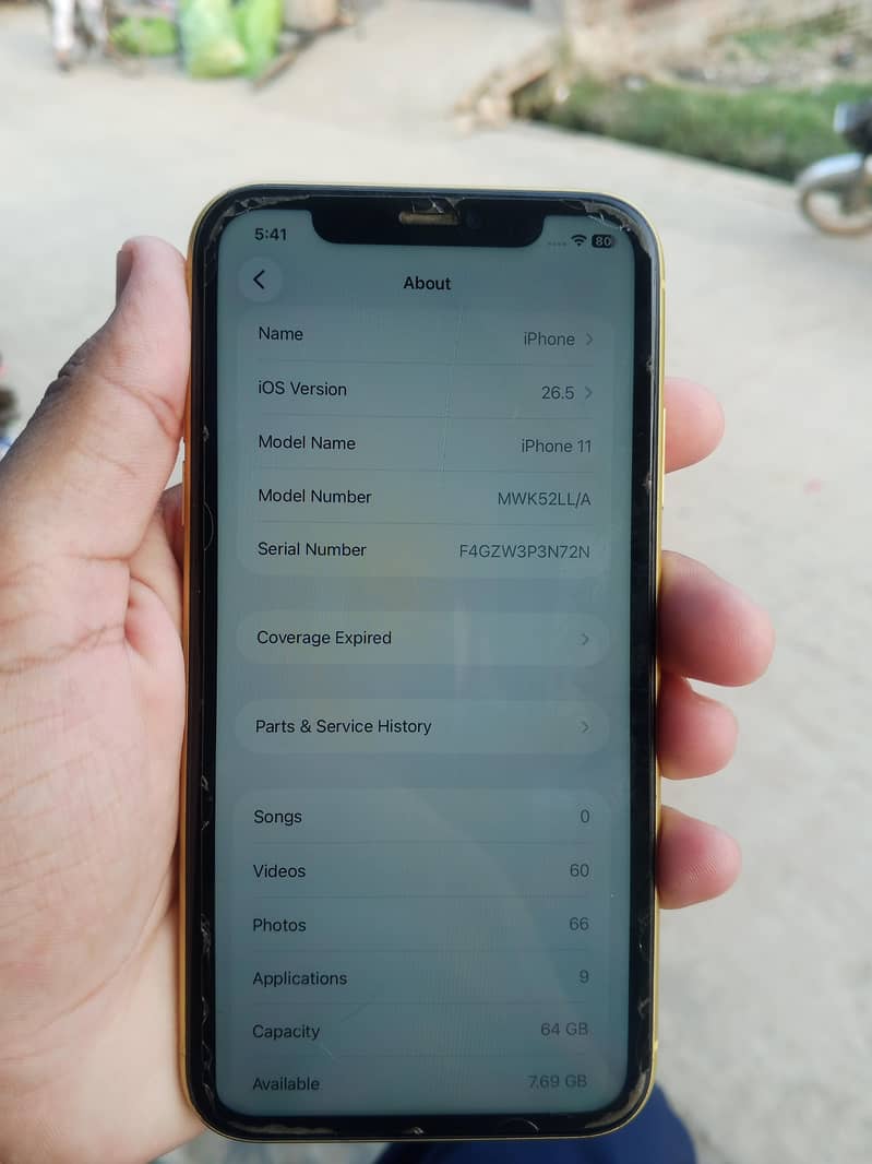Apple iPhone 11 4