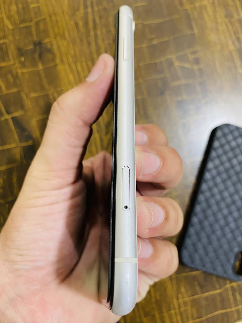 Apple iPhone XR 1