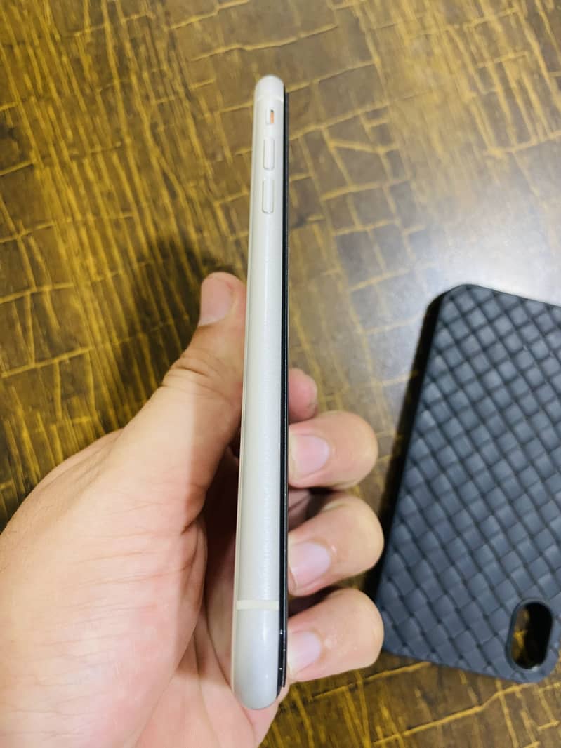 Apple iPhone XR 6