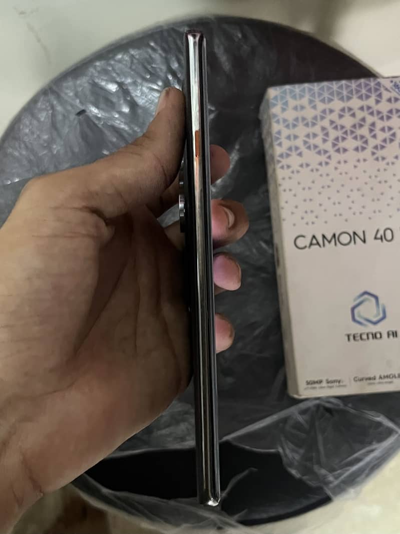 Tecno CAMON 40 Pro 1