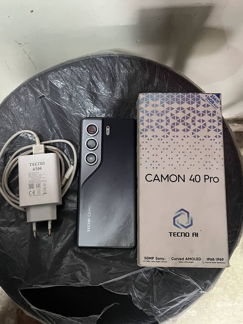 Tecno CAMON 40 Pro 0
