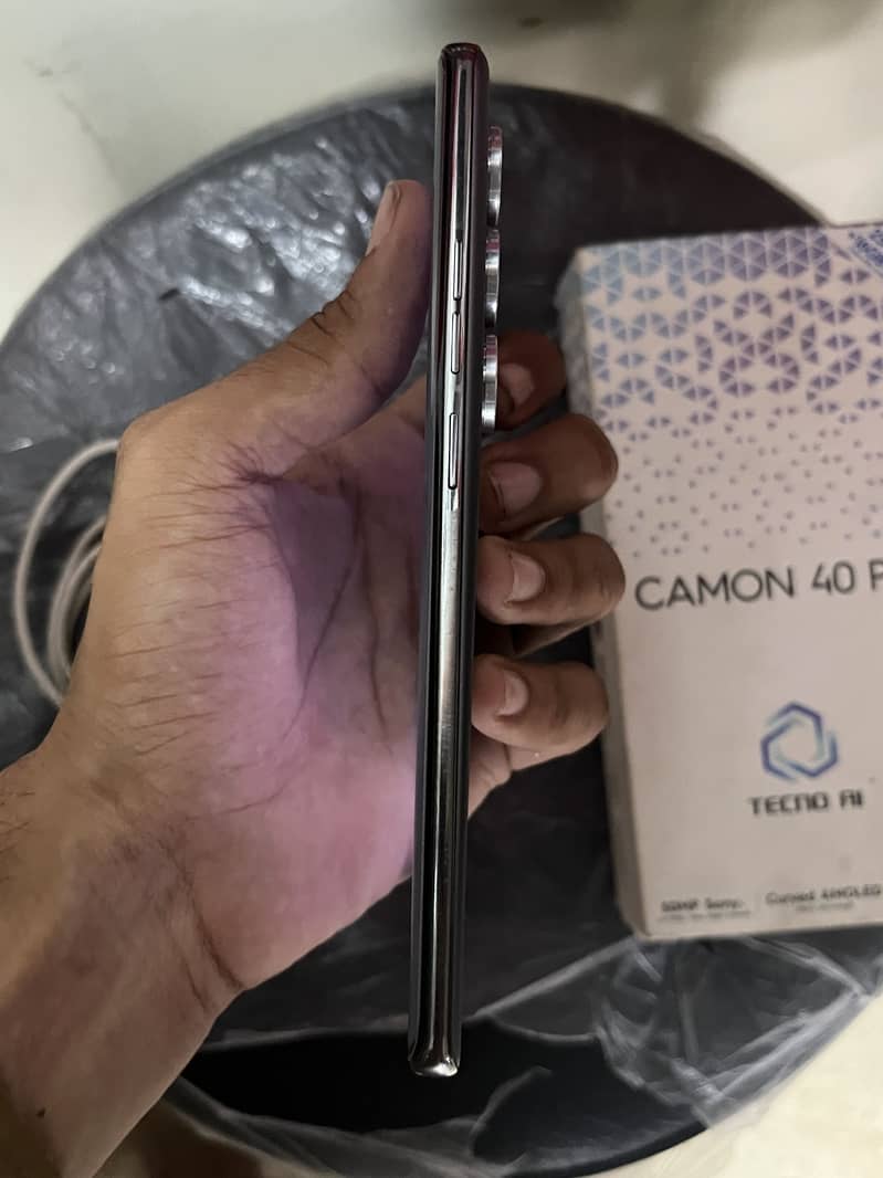 Tecno CAMON 40 Pro 4
