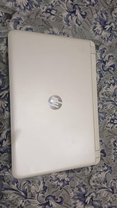 HP laptop Urgent for sale 27000