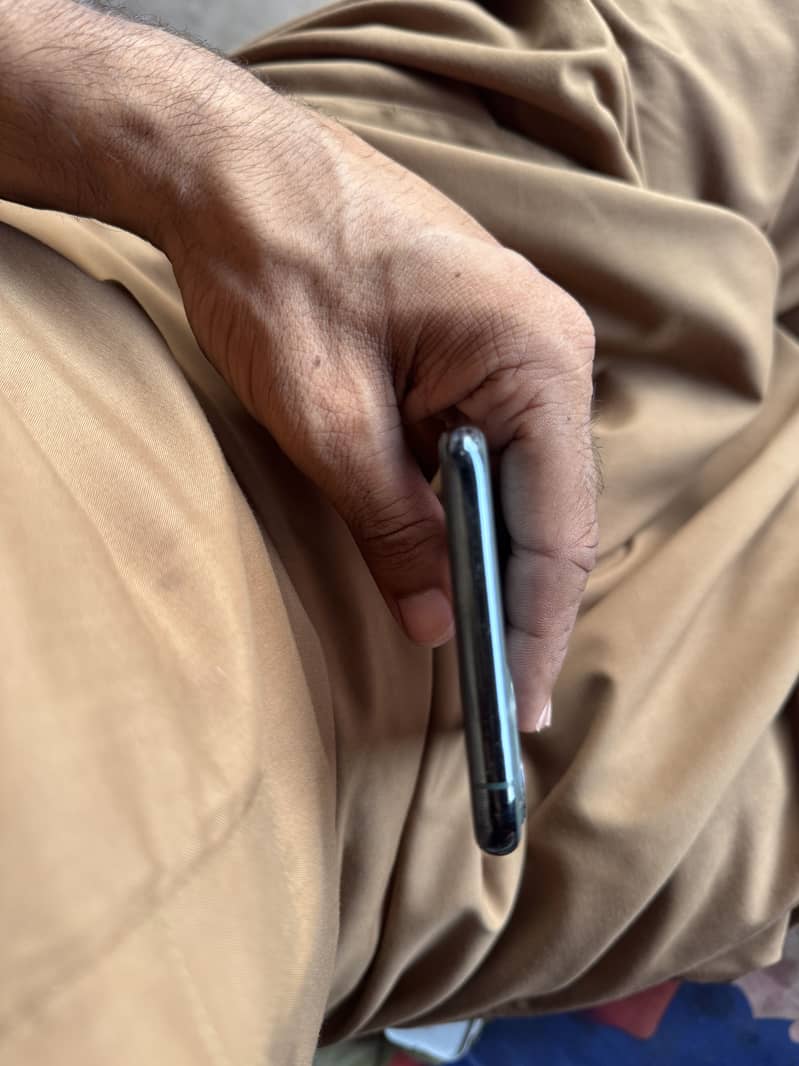 Iphone 11 pro max 2
